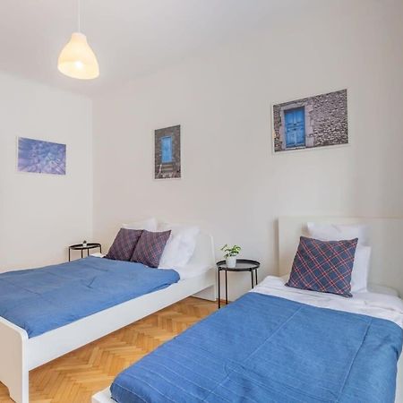Home Away From Home In The Center Budapest Exteriör bild
