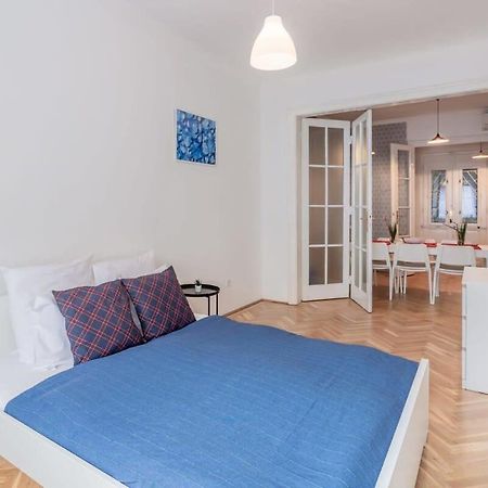 Home Away From Home In The Center Budapest Exteriör bild