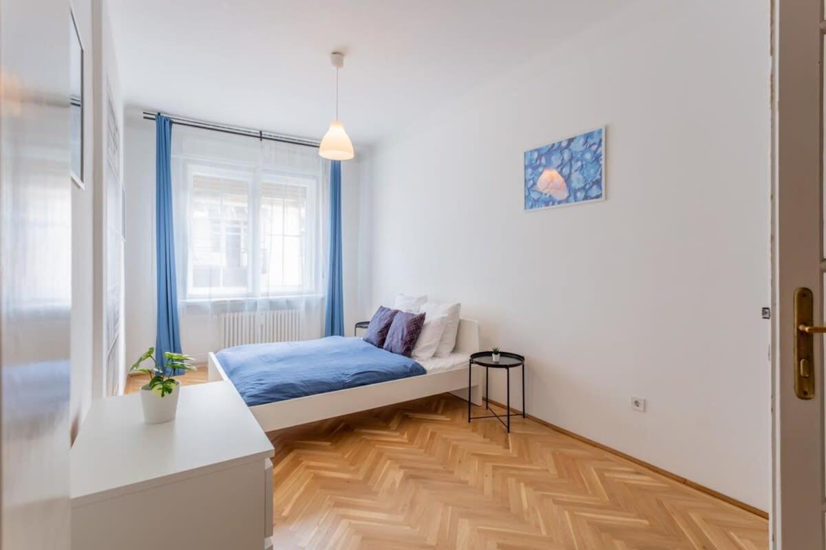 Home Away From Home In The Center Budapest Exteriör bild