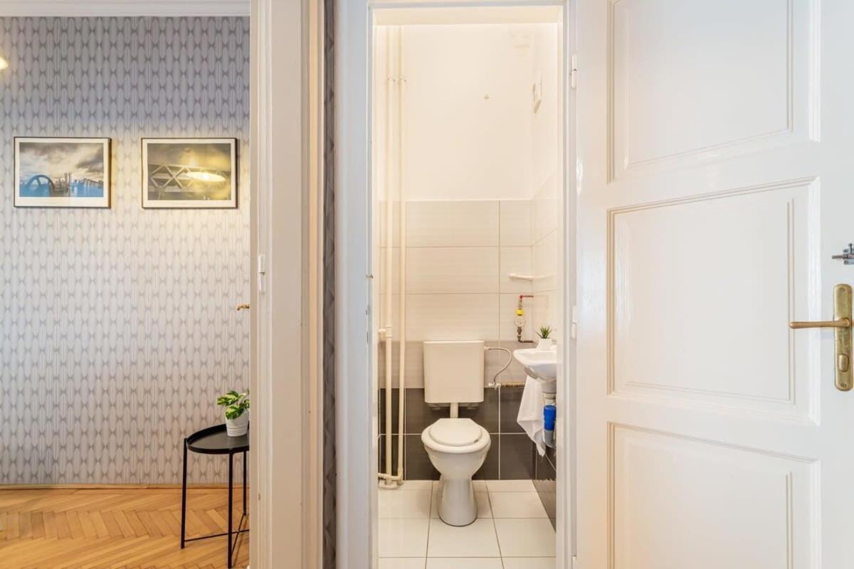 Home Away From Home In The Center Budapest Exteriör bild